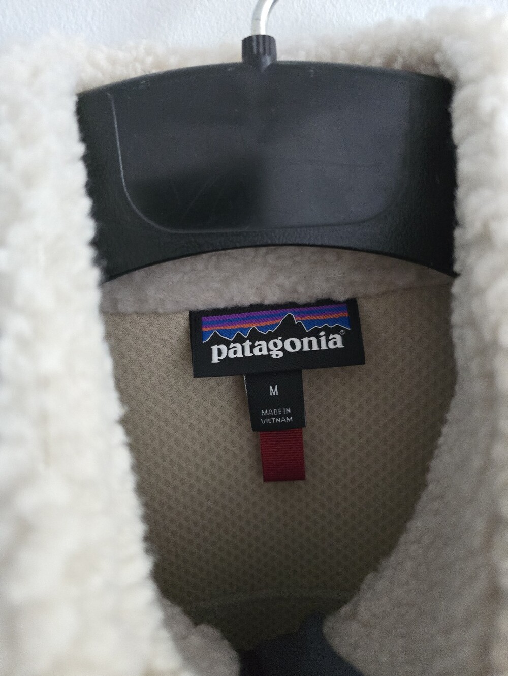Patagonia Women's Classic Retro-X® Fleece Vest (M) - Picture 3 of 6